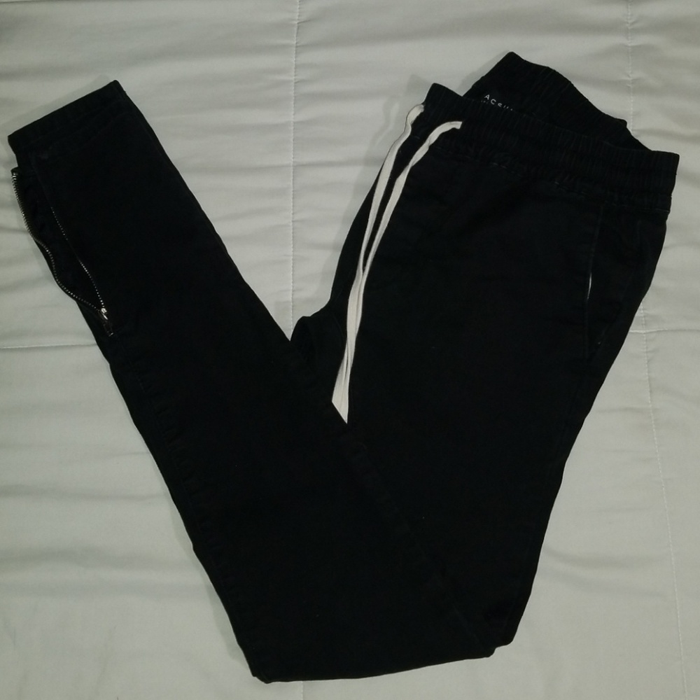 Black joggers ankle zippers